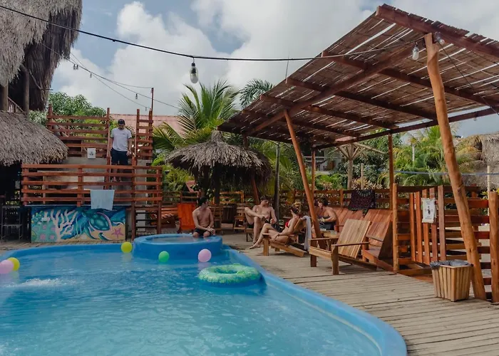El Zoo Hostel, Bar & Pool Palomino